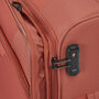 Средний чемодан Travelite Croatia на 61/66 л весом 2,9 кг Красный
